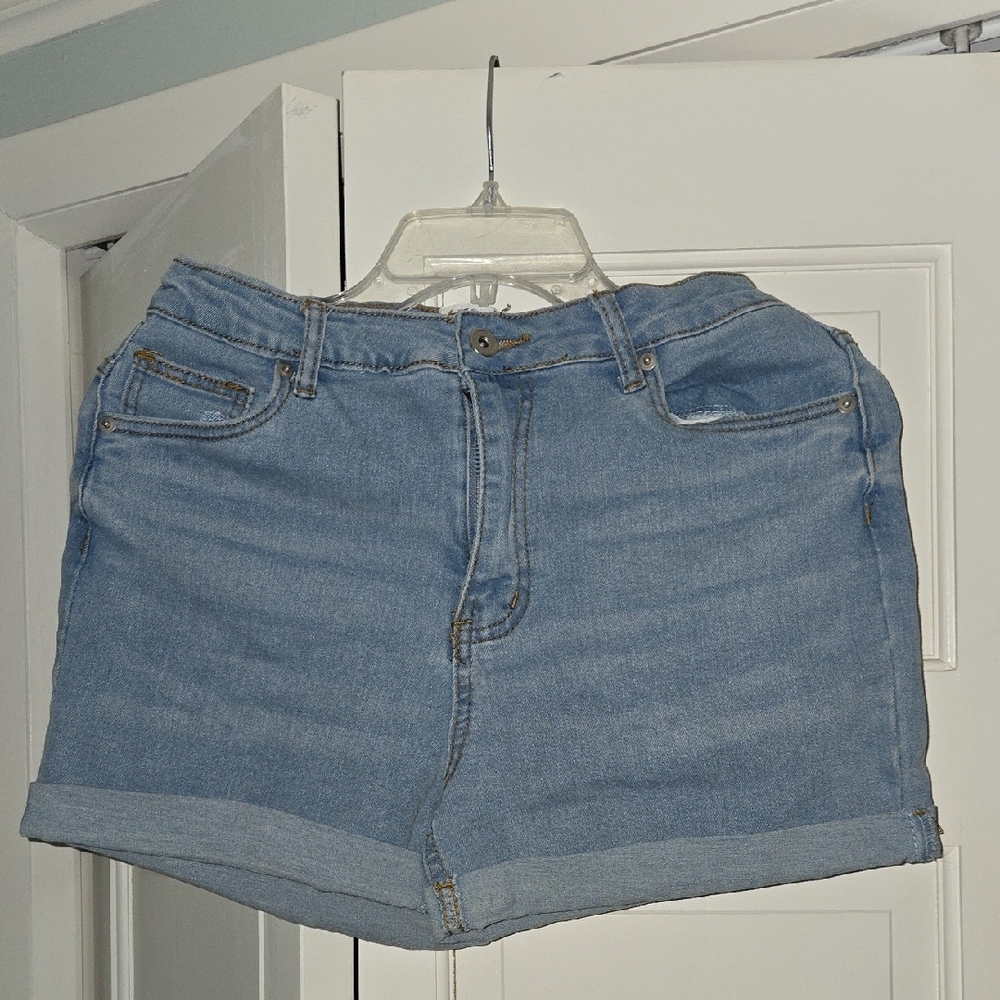 Blue High-Waisted Jean Shorts with Cuffed Hems